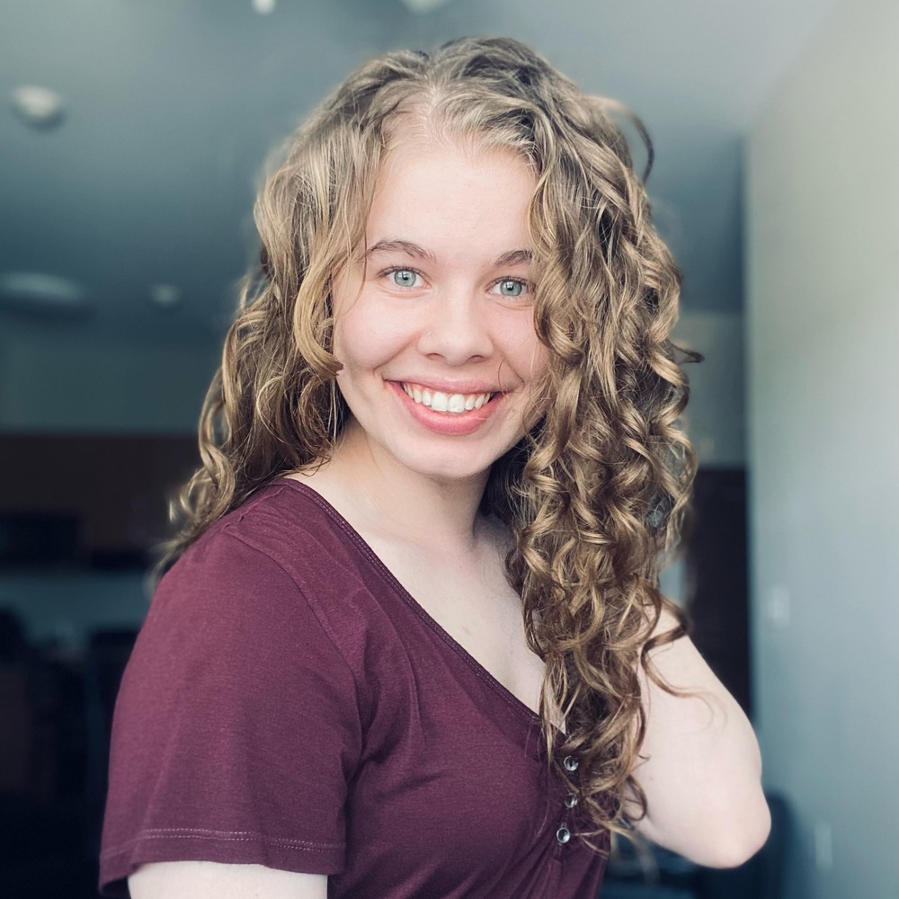 Meet your Posher, Courtney